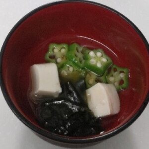 豆腐とオクラのスープ